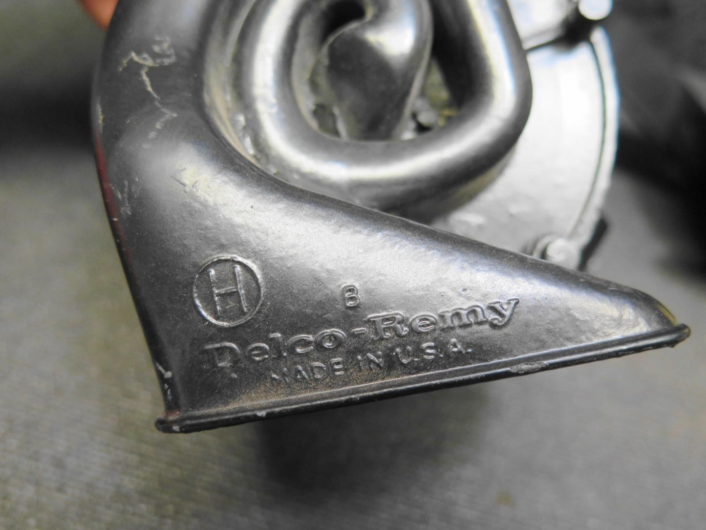 Horn Pair Delco Remy OE Style 67-68 Camaro High/Low Note Pair horns