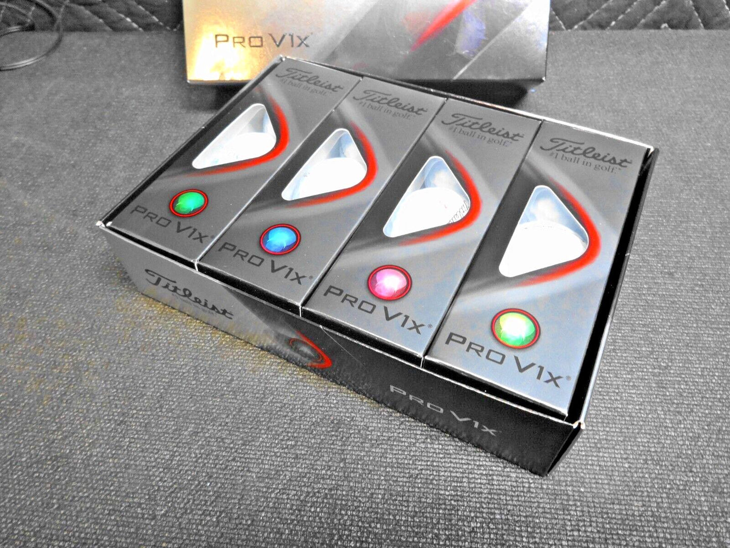 TITLEIST PRO V1x GOLF BALLS, BOX OF 12 BALLS (1 DOZEN) - Sony Open 20th Logo