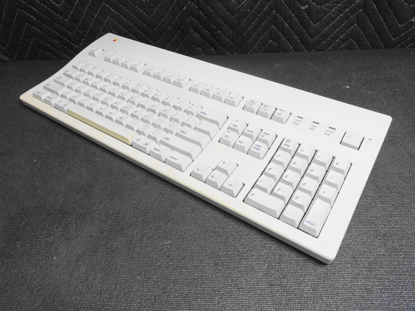 Vintage Apple Extended Keyboard II Family Number M3501
