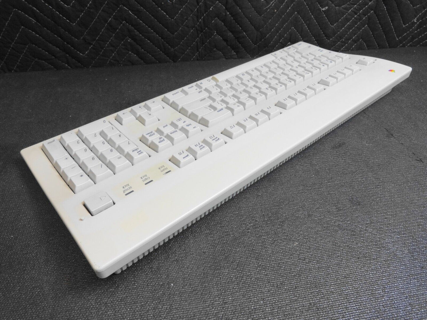 Vintage Apple Extended Keyboard II Family Number M3501