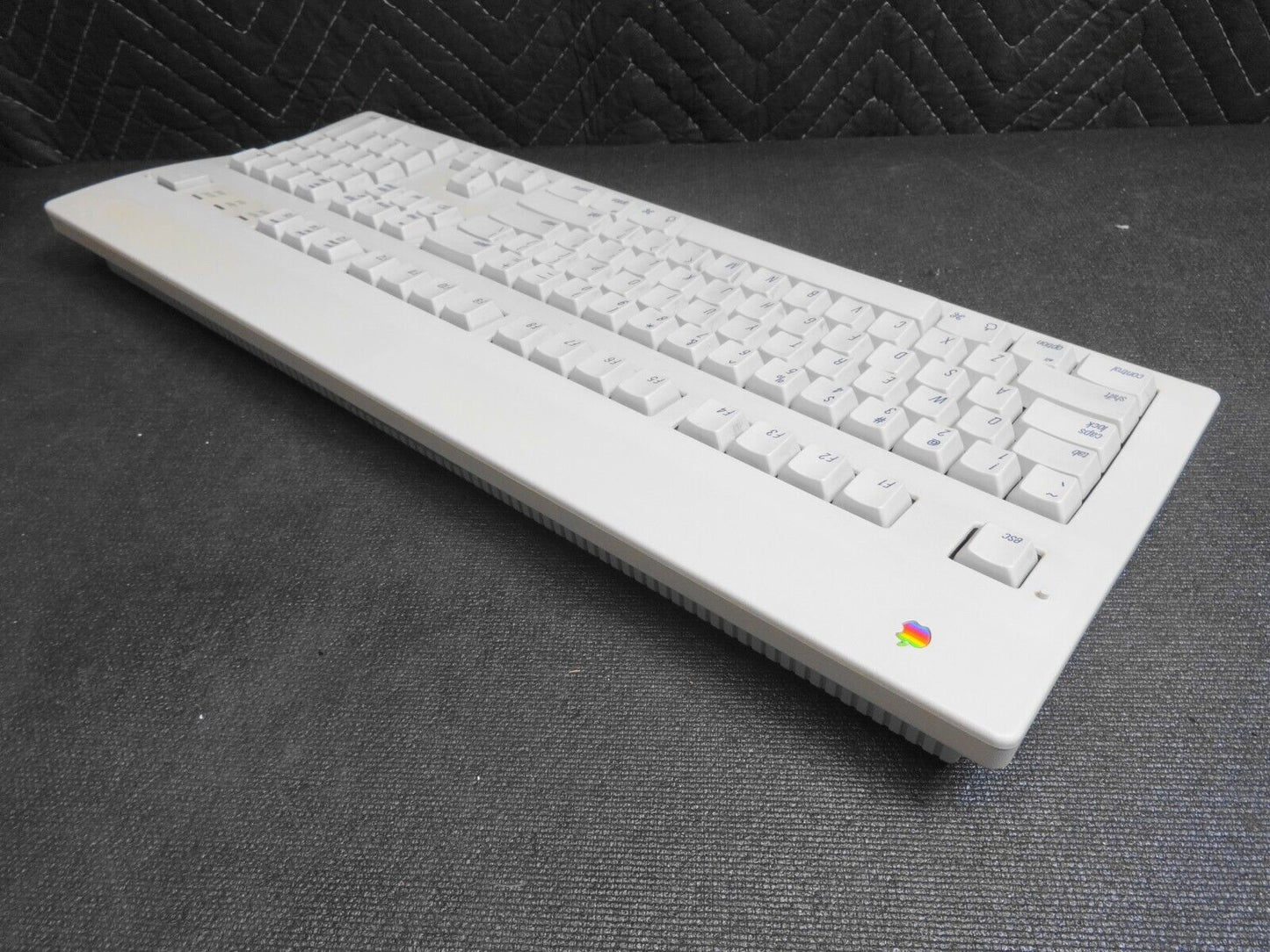 Vintage Apple Extended Keyboard II Family Number M3501