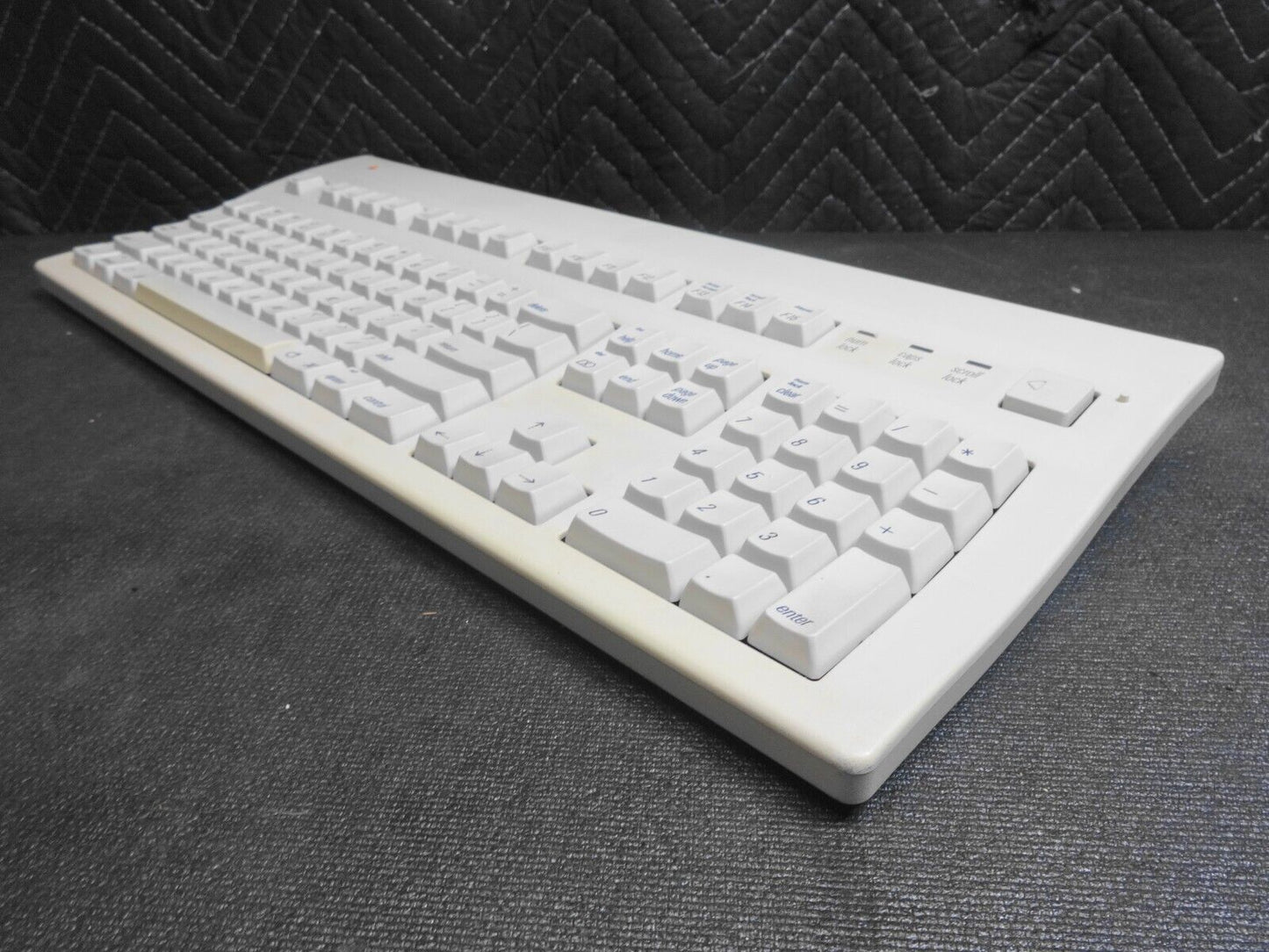 Vintage Apple Extended Keyboard II Family Number M3501
