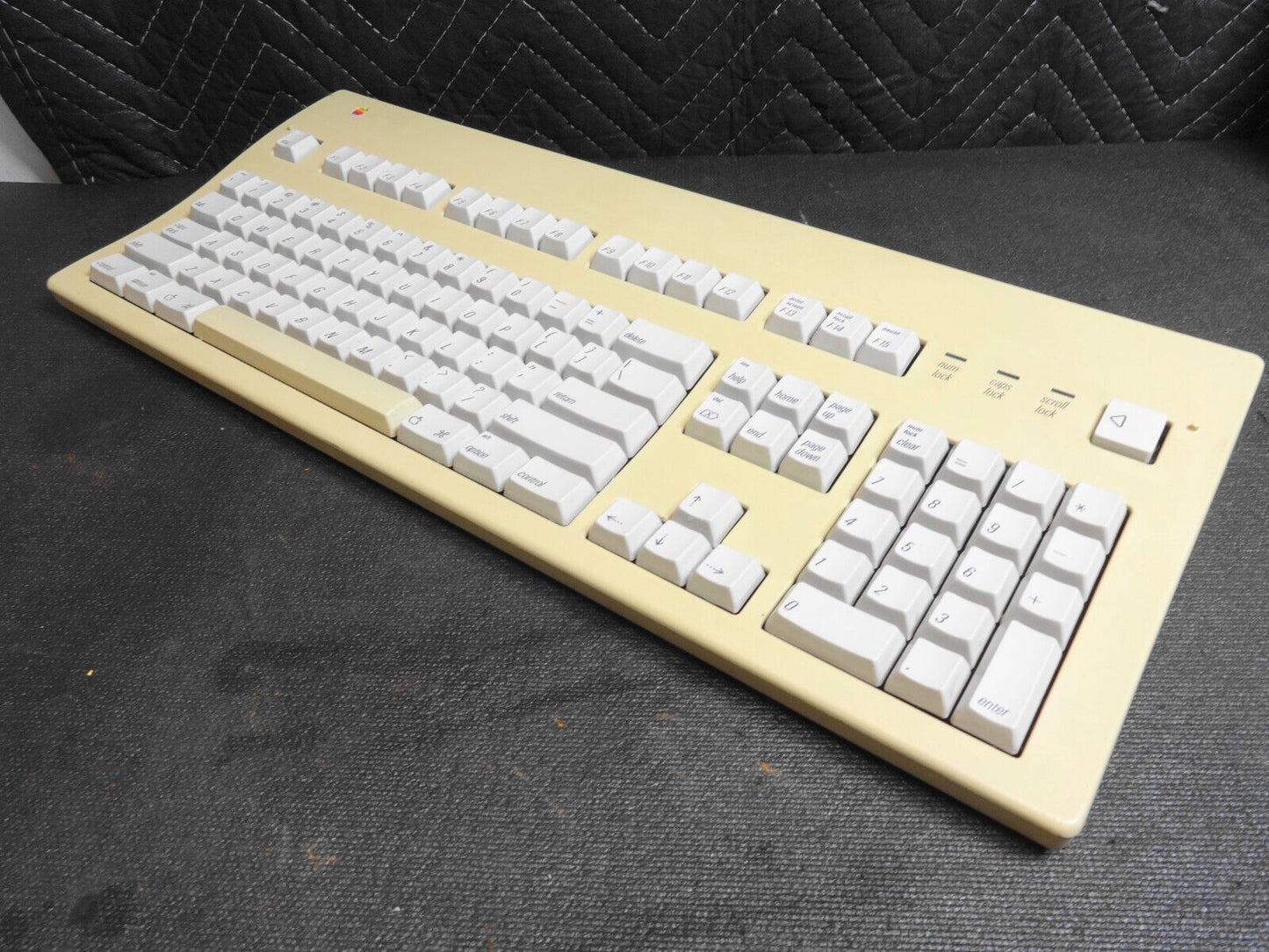 Vintage Apple Macintosh Extended Keyboard II M3501 - No Cords