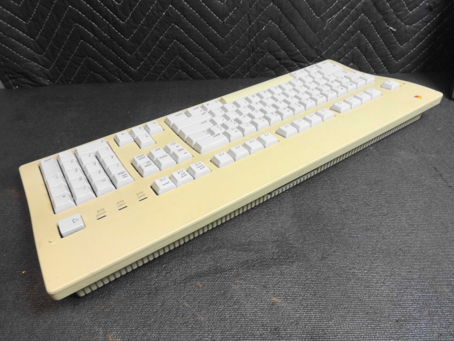 Vintage Apple Macintosh Extended Keyboard II M3501 - No Cords