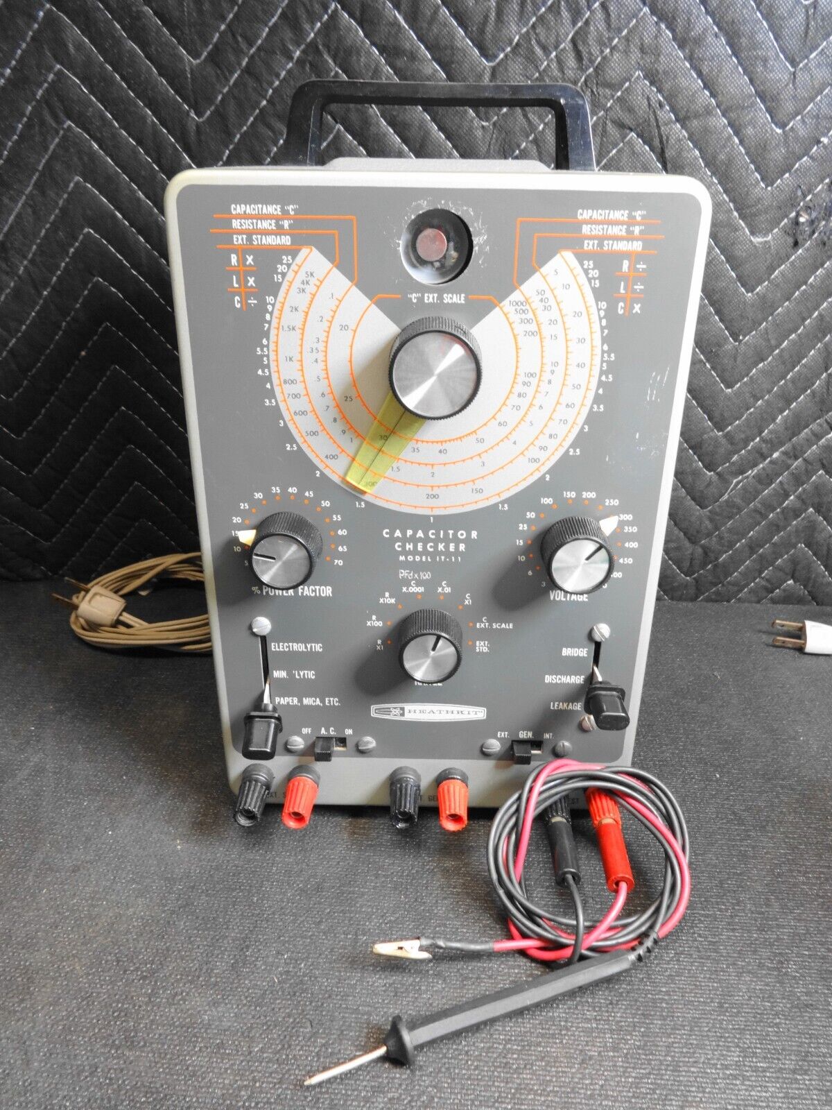 HEATHKIT IT-11 CAPACITOR TESTER CHECKER