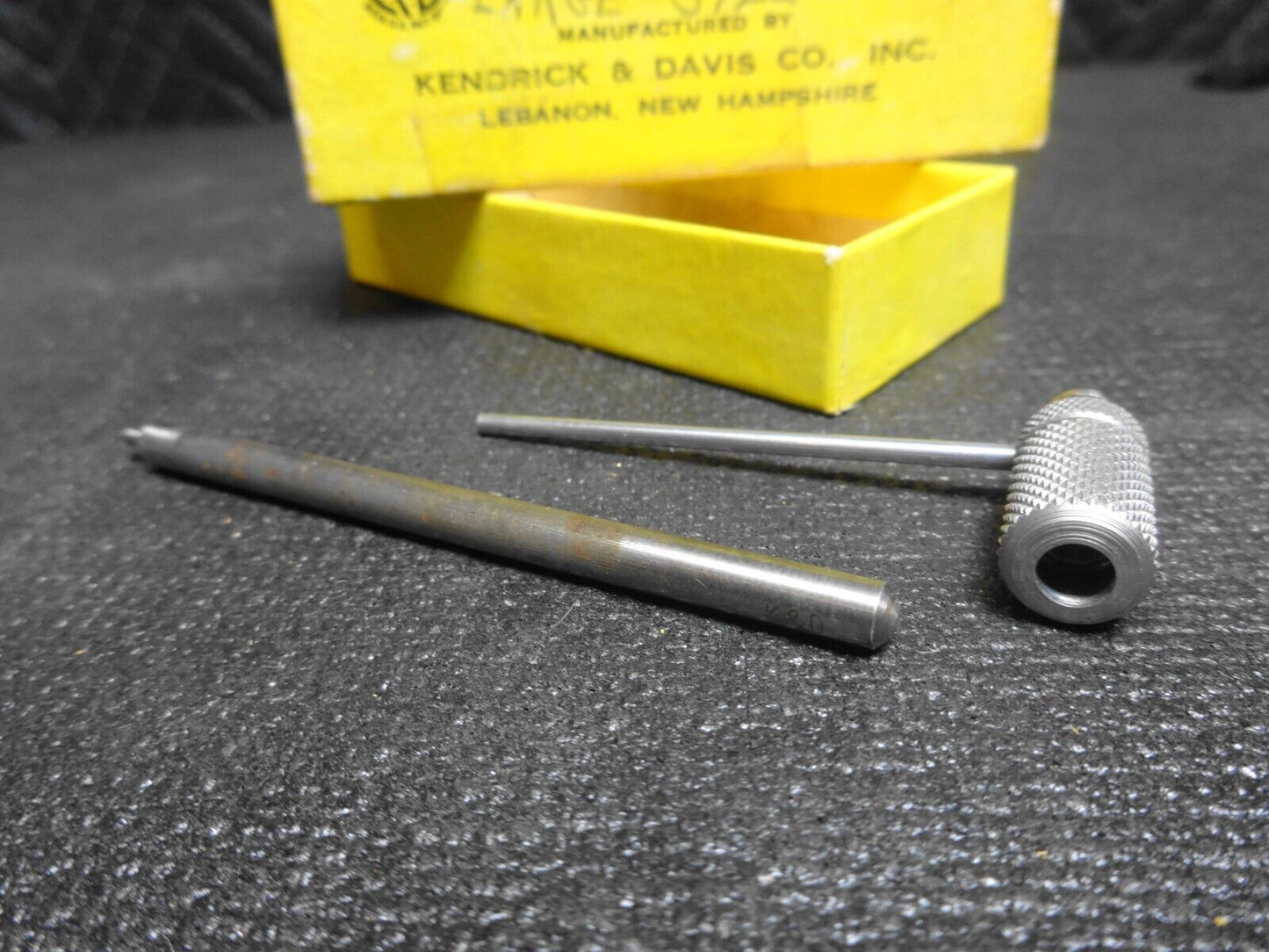 Vintage K & D #50 BALANCE STAFF REMOVER in box - 1940'S - Large
