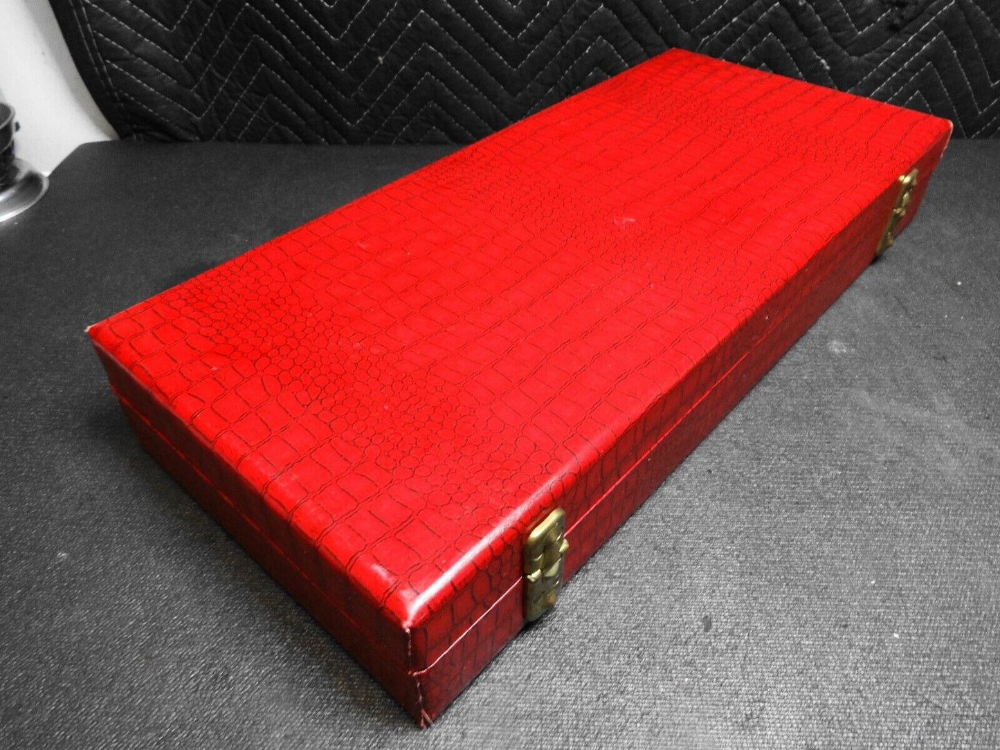 VINTAGE ROYAL BRAND BY CRISLOID BAKELITE MAH JONGG SET WITH 5 BAKELITE RACKS