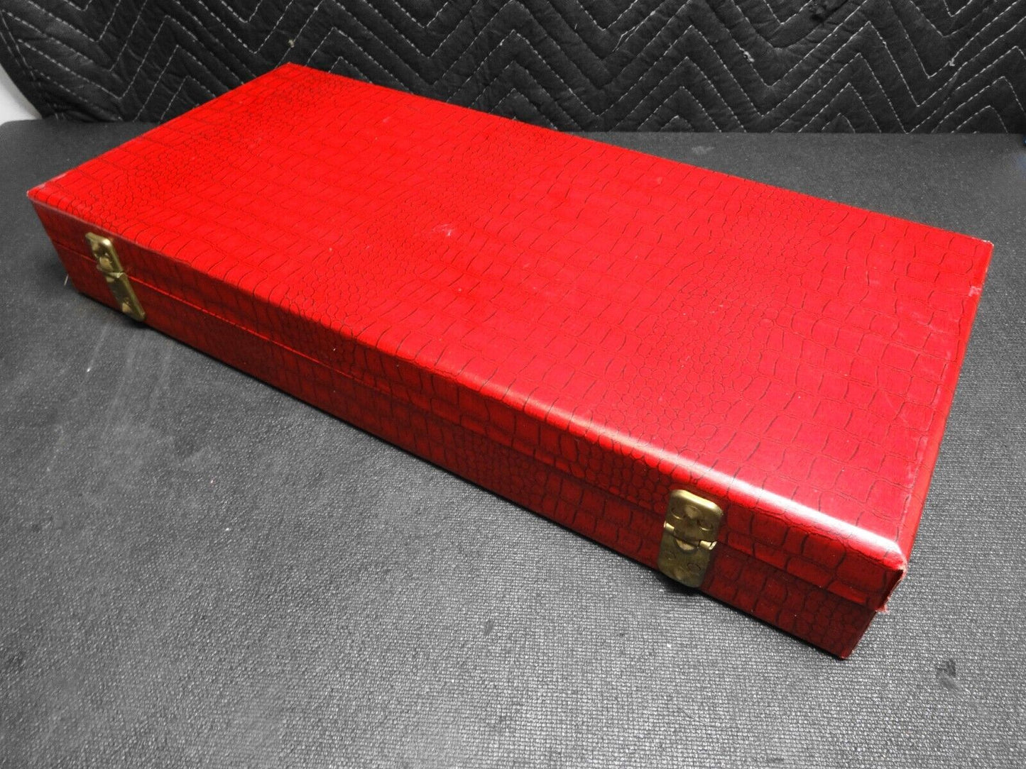 VINTAGE ROYAL BRAND BY CRISLOID BAKELITE MAH JONGG SET WITH 5 BAKELITE RACKS