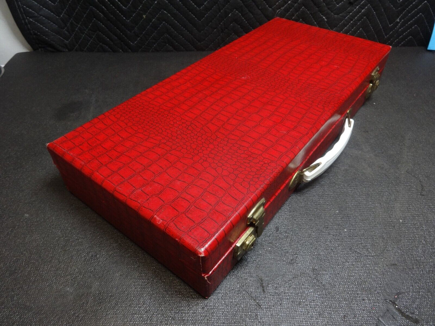 VINTAGE ROYAL BRAND BY CRISLOID BAKELITE MAH JONGG SET WITH 5 BAKELITE RACKS