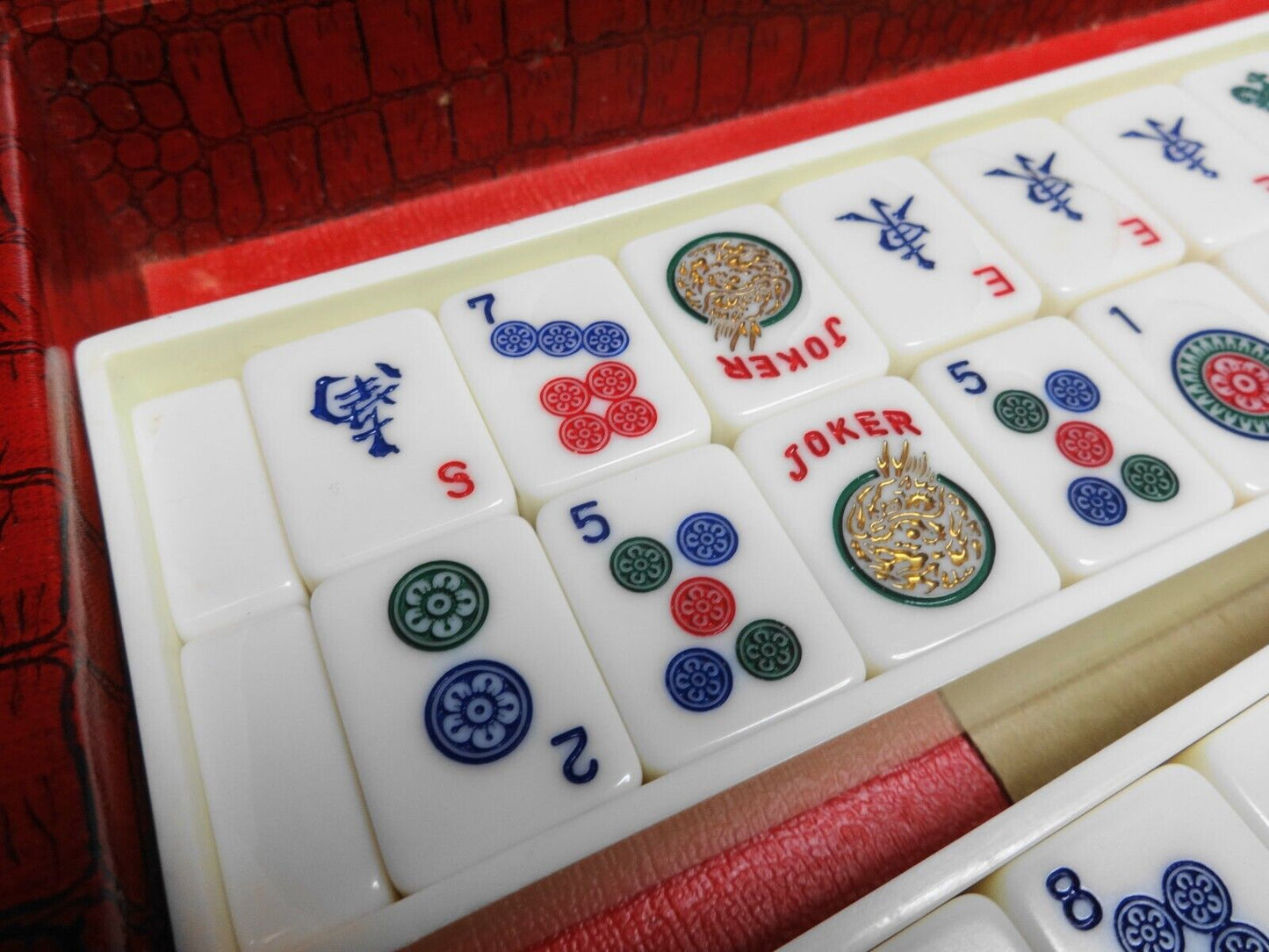 VINTAGE ROYAL BRAND BY CRISLOID BAKELITE MAH JONGG SET WITH 5 BAKELITE RACKS