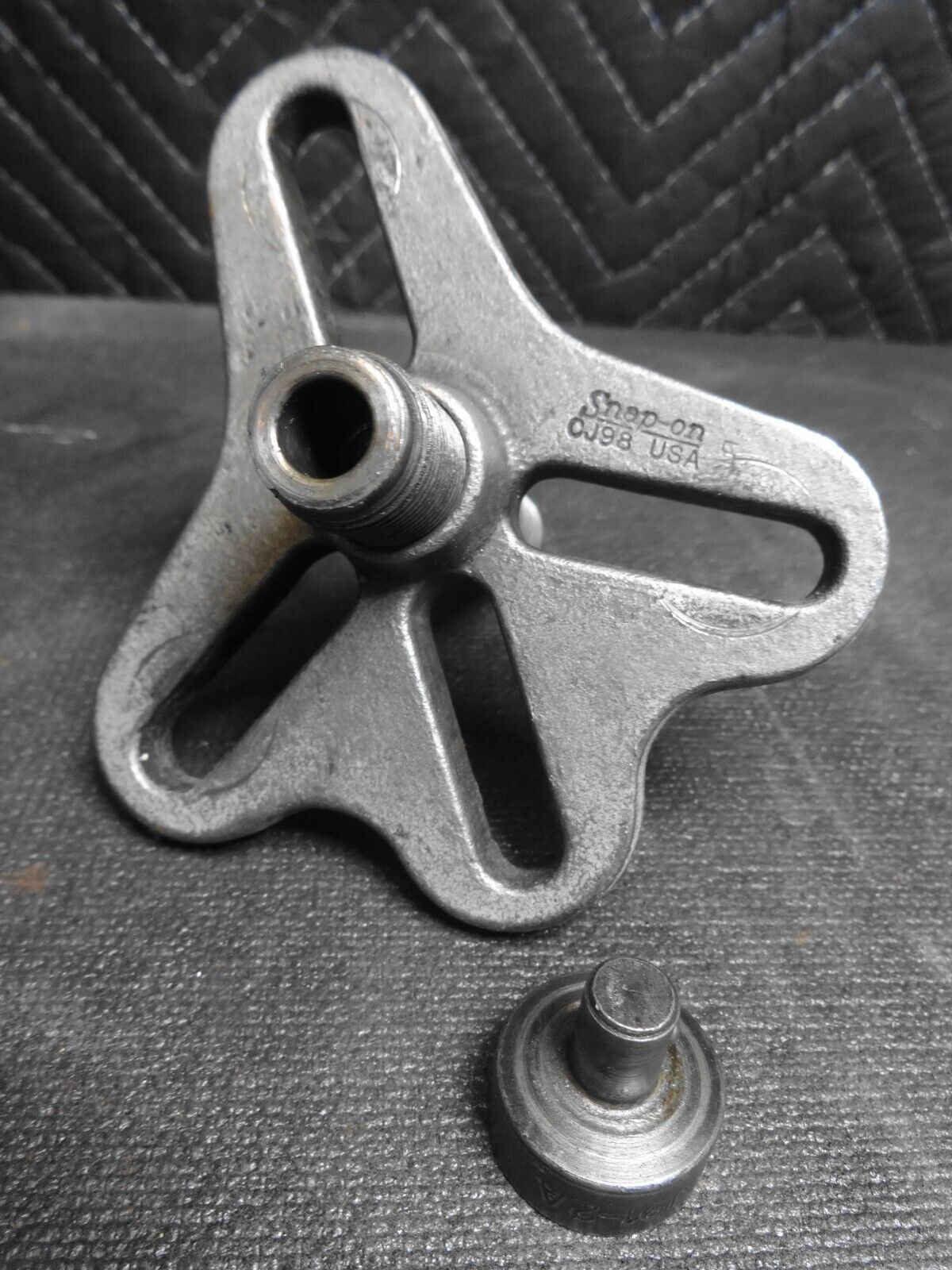 SNAP ON TOOLS USA STEERING WHEEL HARMONIC BALANCER 4-Way Slotted Yoke CJ98