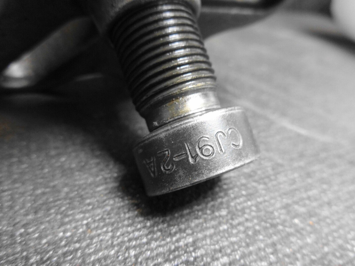 SNAP ON TOOLS USA STEERING WHEEL HARMONIC BALANCER 4-Way Slotted Yoke CJ98