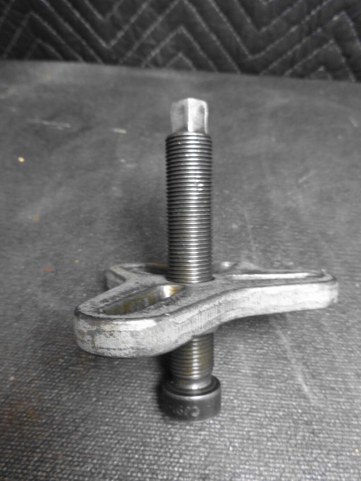 SNAP ON TOOLS USA STEERING WHEEL HARMONIC BALANCER 4-Way Slotted Yoke CJ98