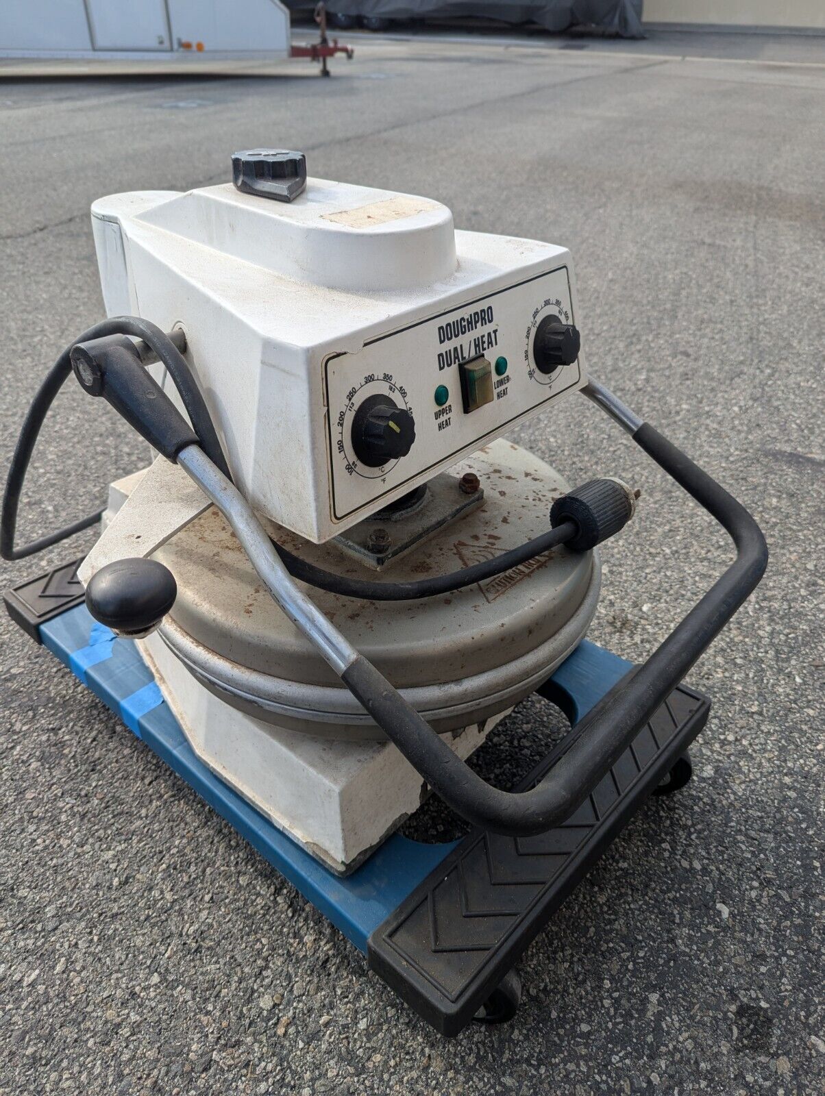 DoughPro Dual-Heat Pizza Tortilla Dough Press