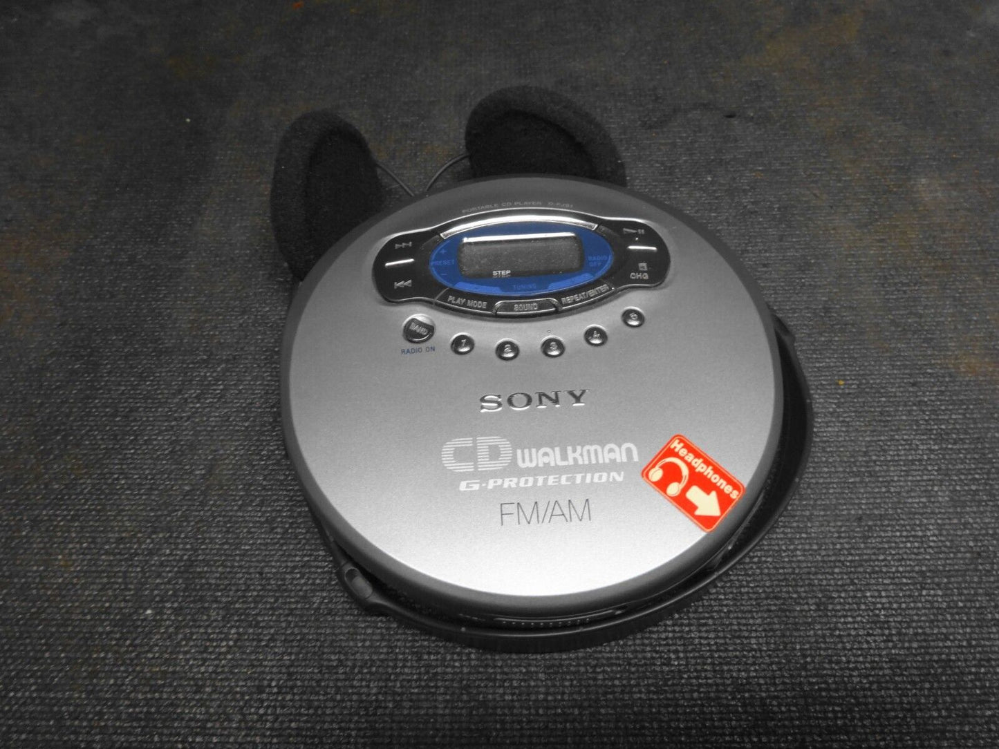 Vintage Sony CD Walkman & Headphones - Portable CD Player Radio D-FJ61 & MDR-24