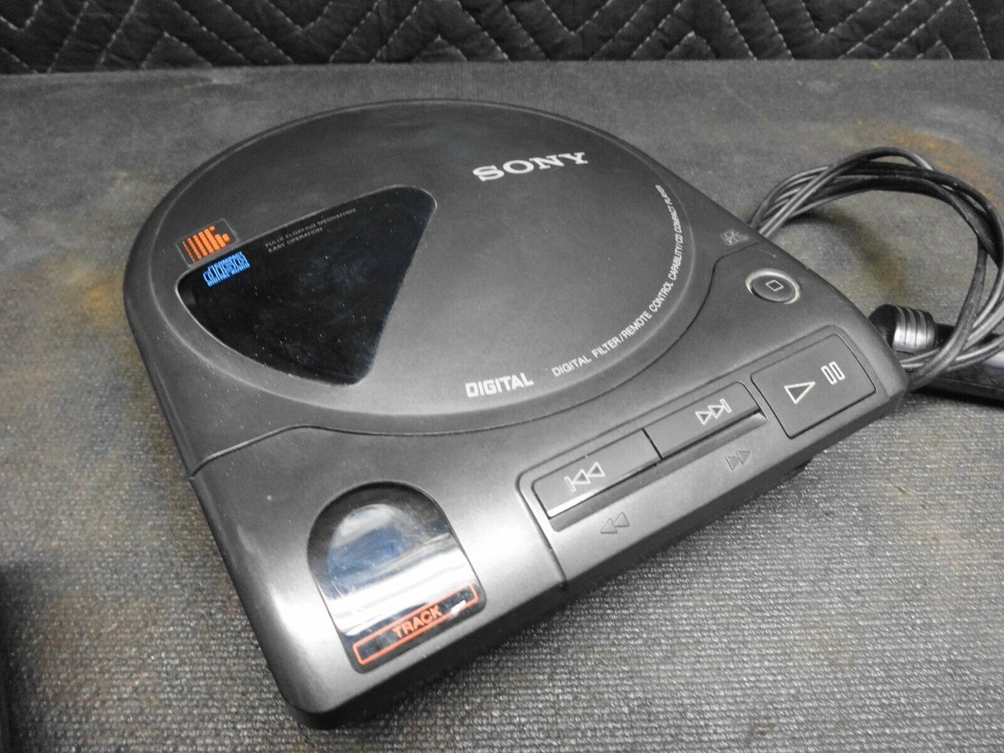 Sony Car CD Player D-600 + CPM-100P Mount Portable Digital Compact Disc WORKING