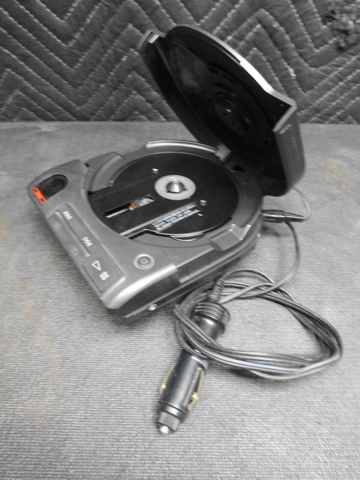 Sony Car CD Player D-600 + CPM-100P Mount Portable Digital Compact Disc WORKING