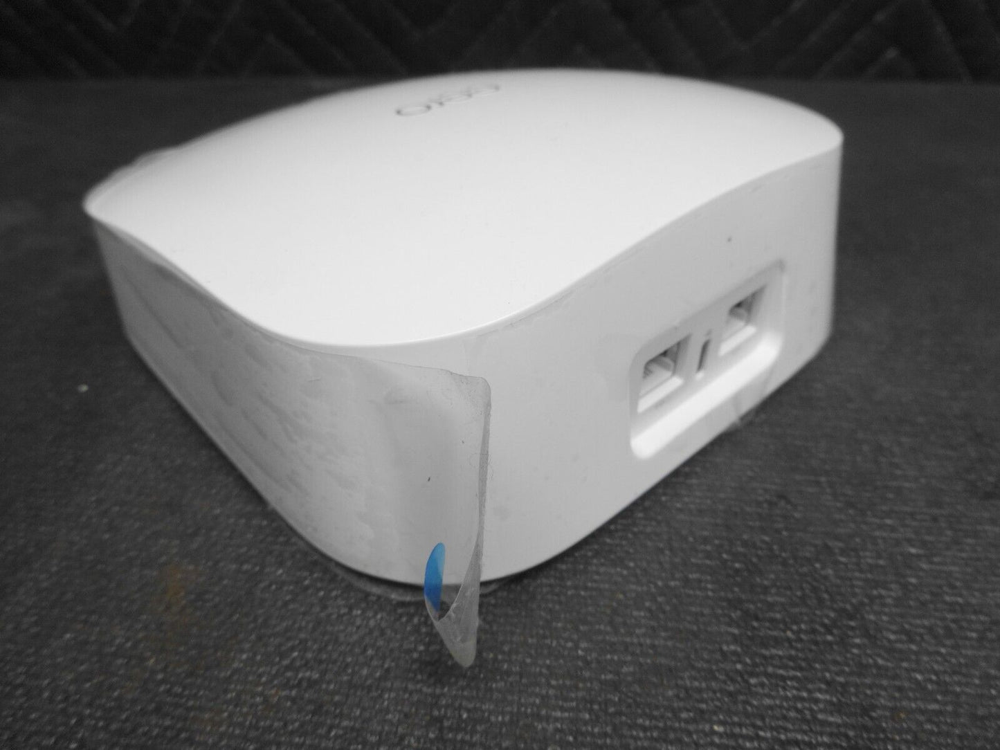 eero Pro 6 1Gbps Tri-Band Mesh Router - White - K010001 - No Power Cord