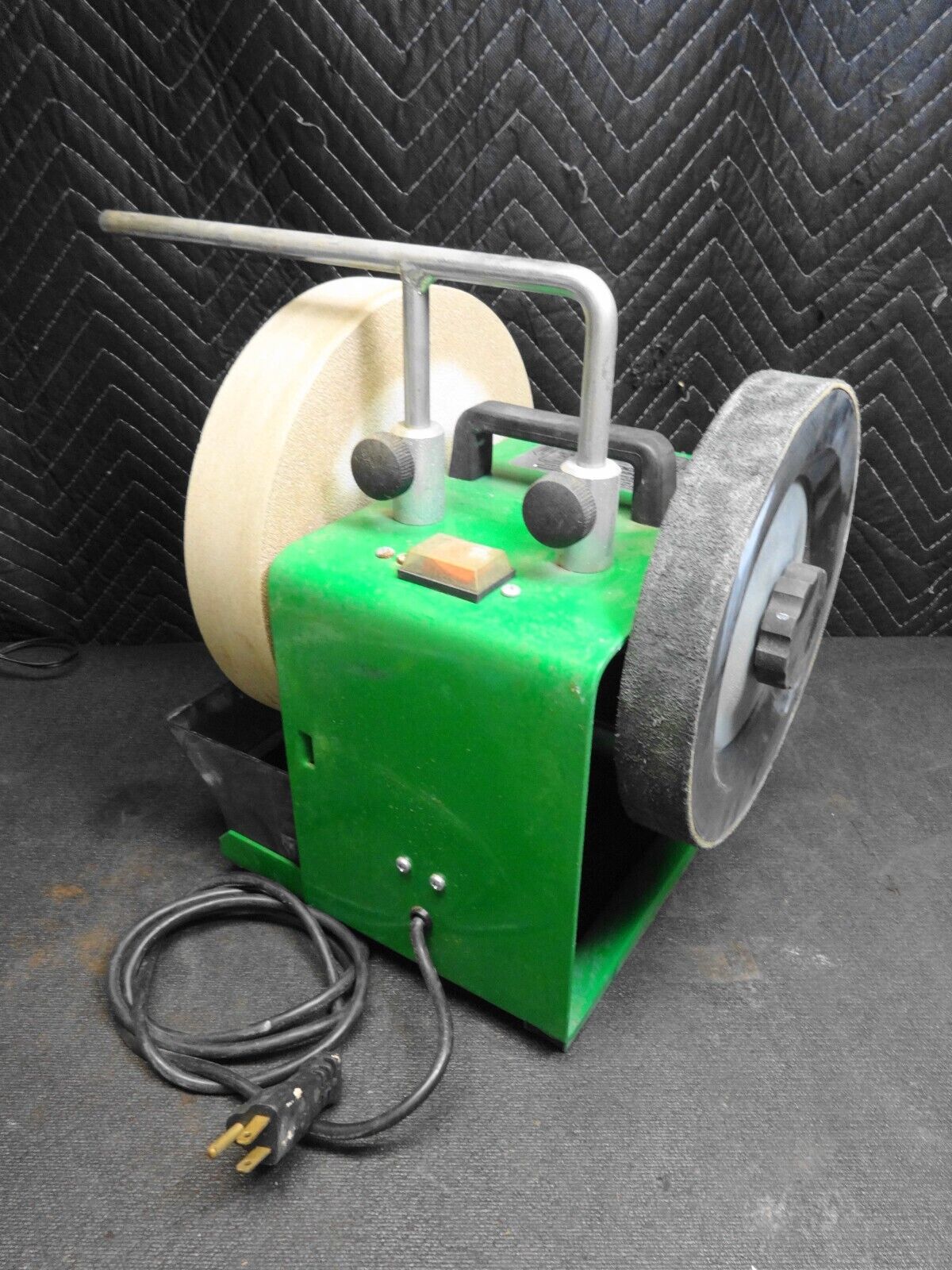 Tormek SuperGrind 2000 Water Cooled Grinding Machine w/ Accessories