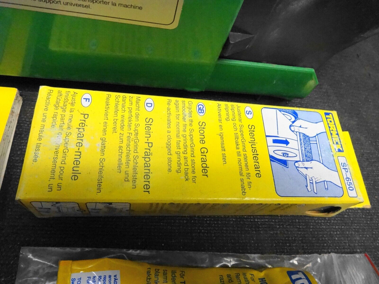 Tormek SuperGrind 2000 Water Cooled Grinding Machine w/ Accessories