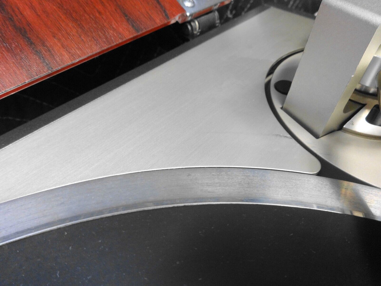 Vintage Pioneer PL-630 Turntable Quartz PLL Electric Full Automatic - SERVICED