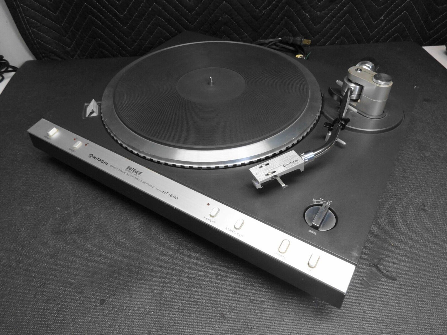 Hitachi HT-660 Direct Drive Automatic Turntable - *SERVICED* - No Dust Cover