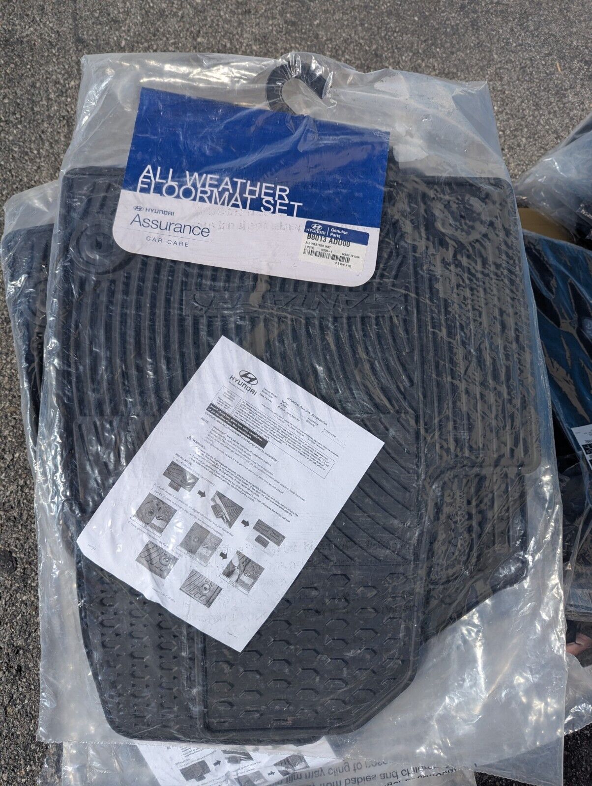 OEM Hyundai Santa Fe 7-passenger 4-piece All Weather Floor Mat Set - B8013-ADU00