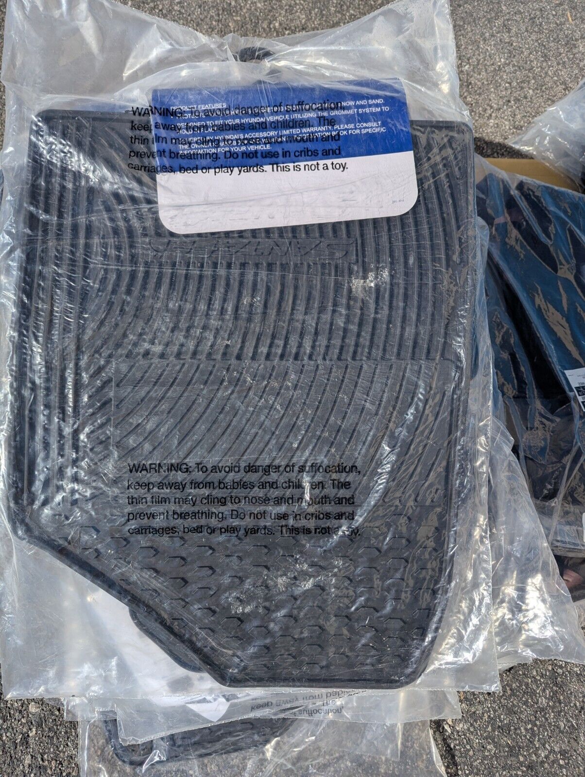 OEM Hyundai Santa Fe 7-passenger 4-piece All Weather Floor Mat Set - B8013-ADU00