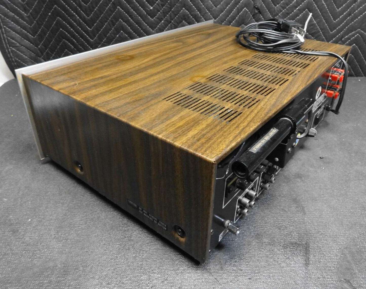 Vintage Marantz 2215B 15W AM/FM Stereo Receiver - 1973 - *SERVICED*