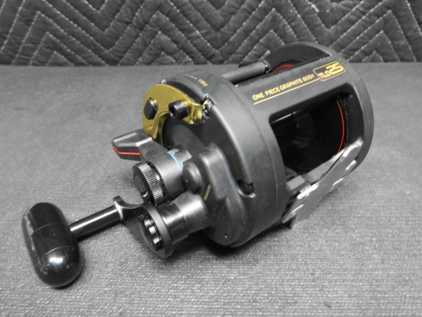 Shimano TLD 25 Conventional Saltwater Fishing Reel - Graphite Body - New No Box
