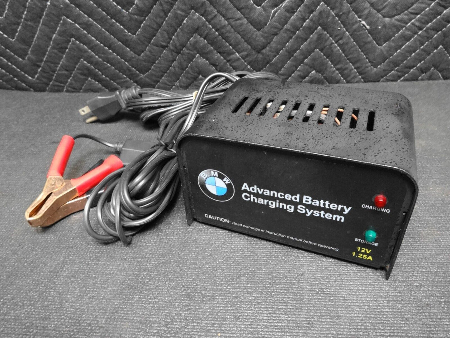 BMW Advanced Battery Charging System 12V 1.25A Part# 82 11 0 046 881 Charger
