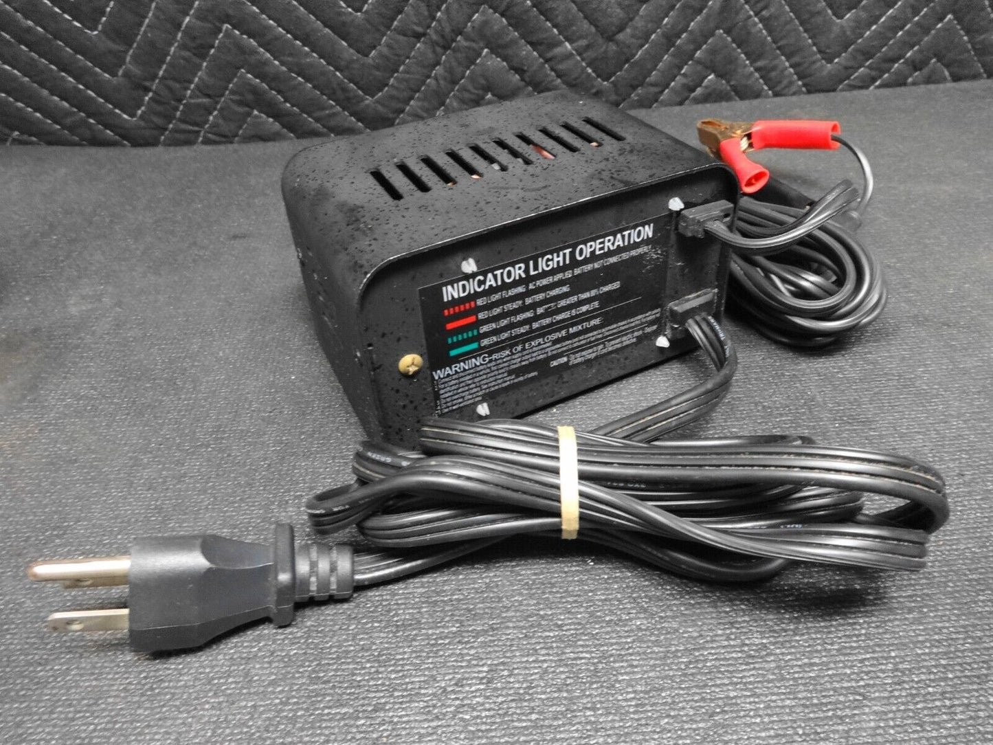 BMW Advanced Battery Charging System 12V 1.25A Part# 82 11 0 046 881 Charger