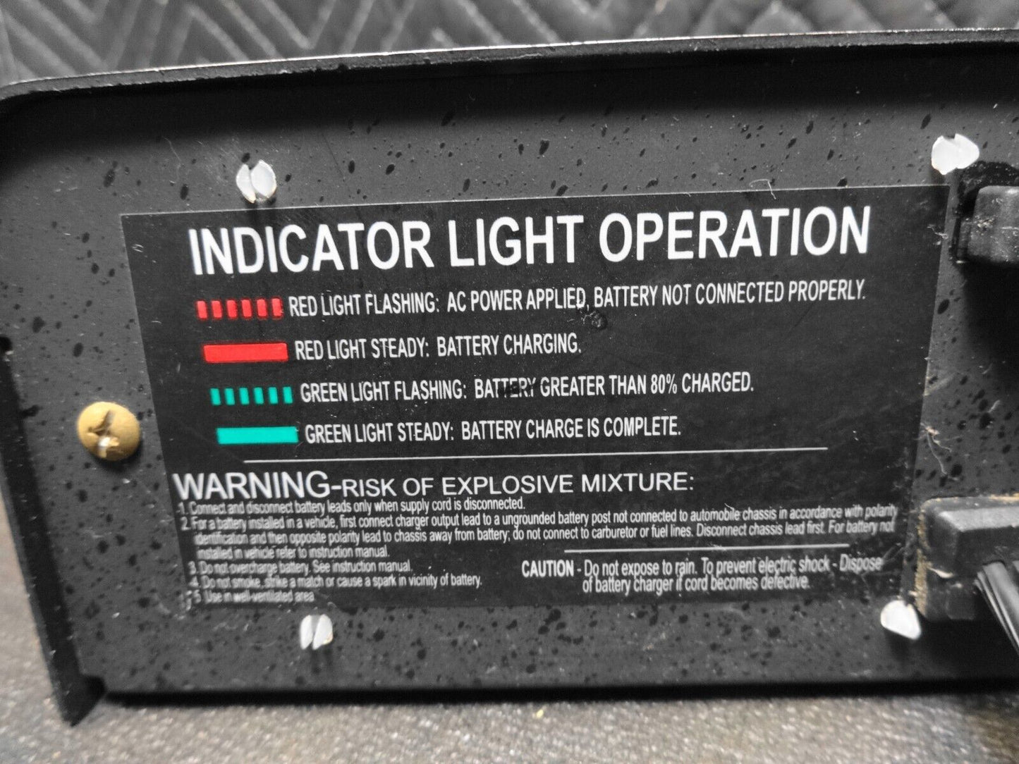 BMW Advanced Battery Charging System 12V 1.25A Part# 82 11 0 046 881 Charger