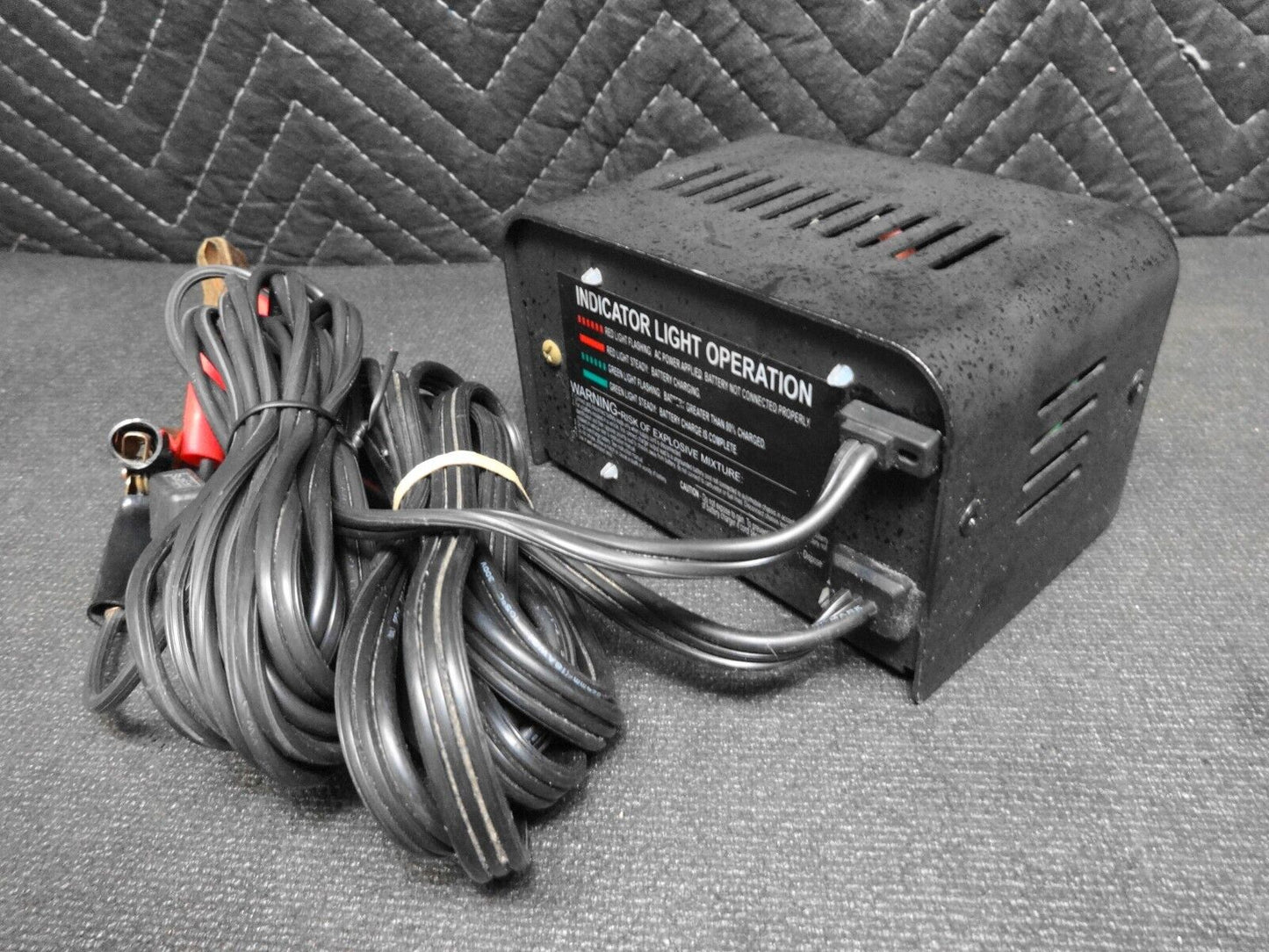 BMW Advanced Battery Charging System 12V 1.25A Part# 82 11 0 046 881 Charger