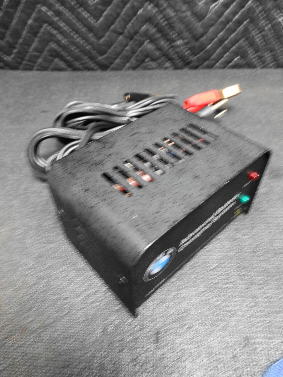 BMW Advanced Battery Charging System 12V 1.25A Part# 82 11 0 046 881 Charger