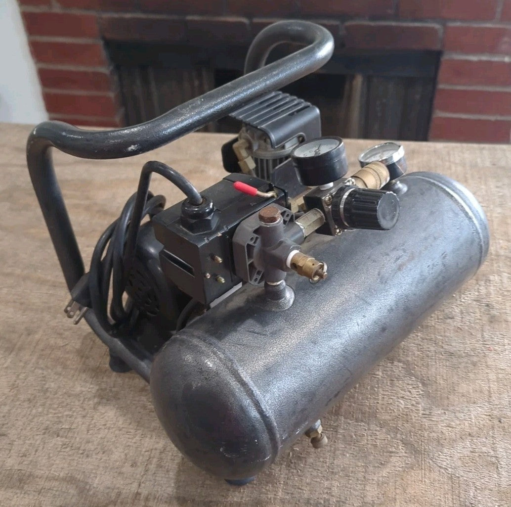 Senco AIr Compressor PC1010