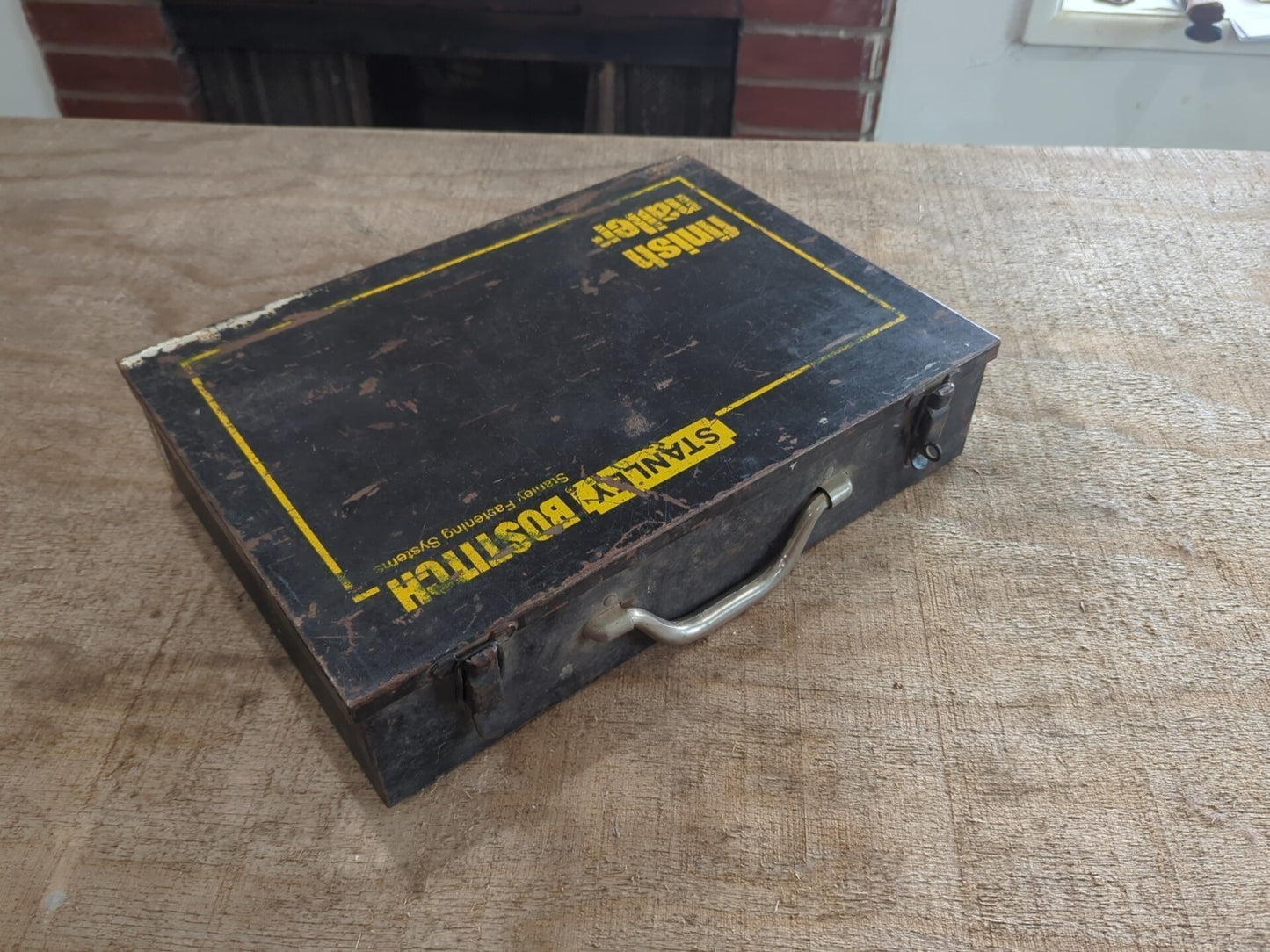 Stanley Bostitch N60FN 15 Gauge Angle Pneumatic W/ Box