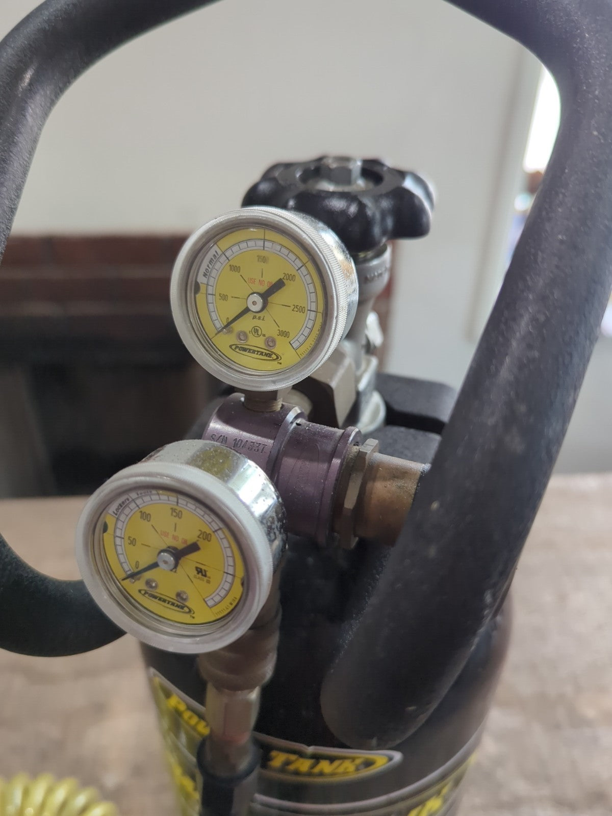 Power Tank 10 lb CO2 cylinder W/ Hose Regulator and Inflator - Off-road Jeep