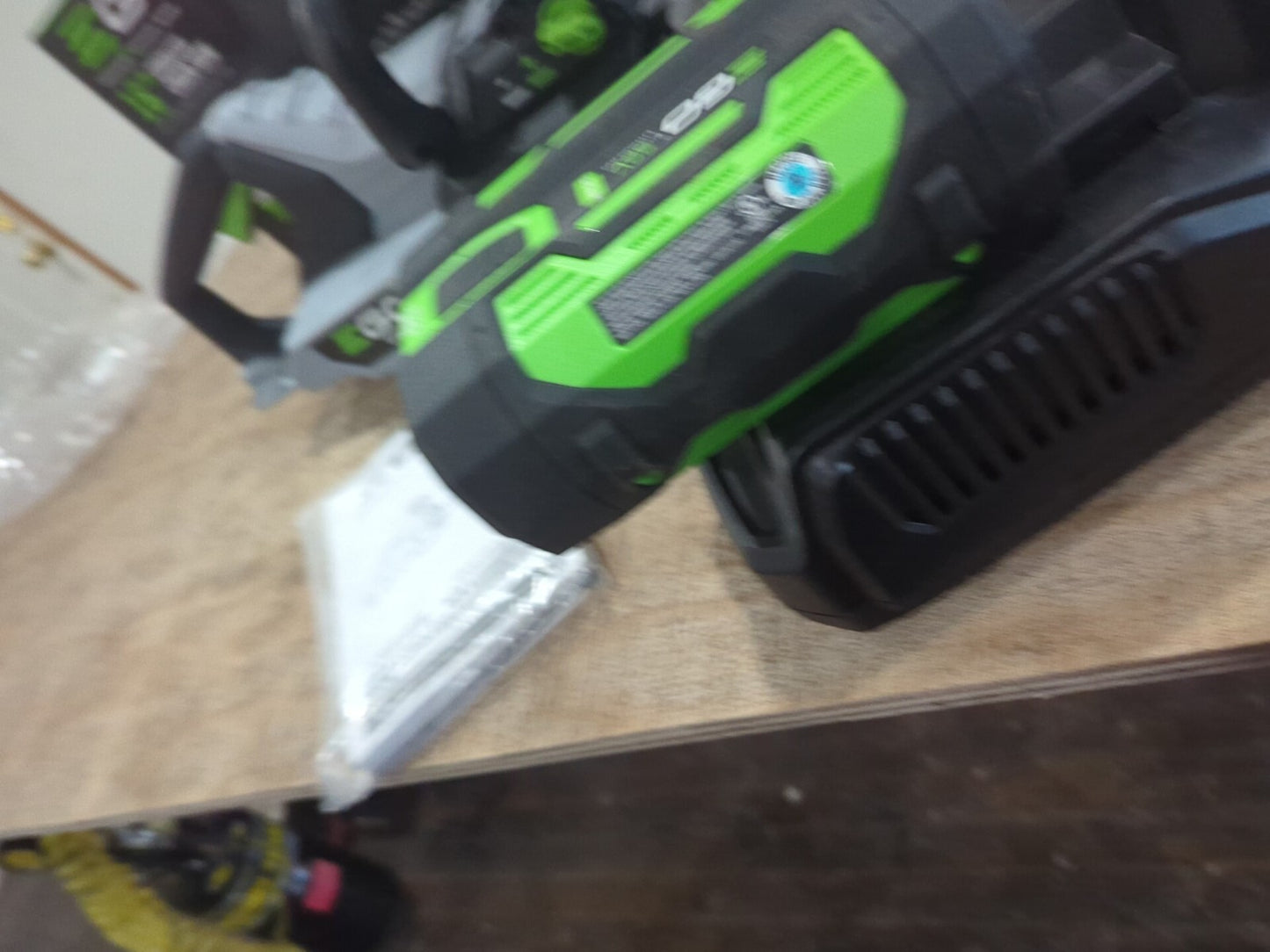 EGO POWER+ 16" 40CC Of Power Chain Saw Kit CS1611 Battery & Charger Included