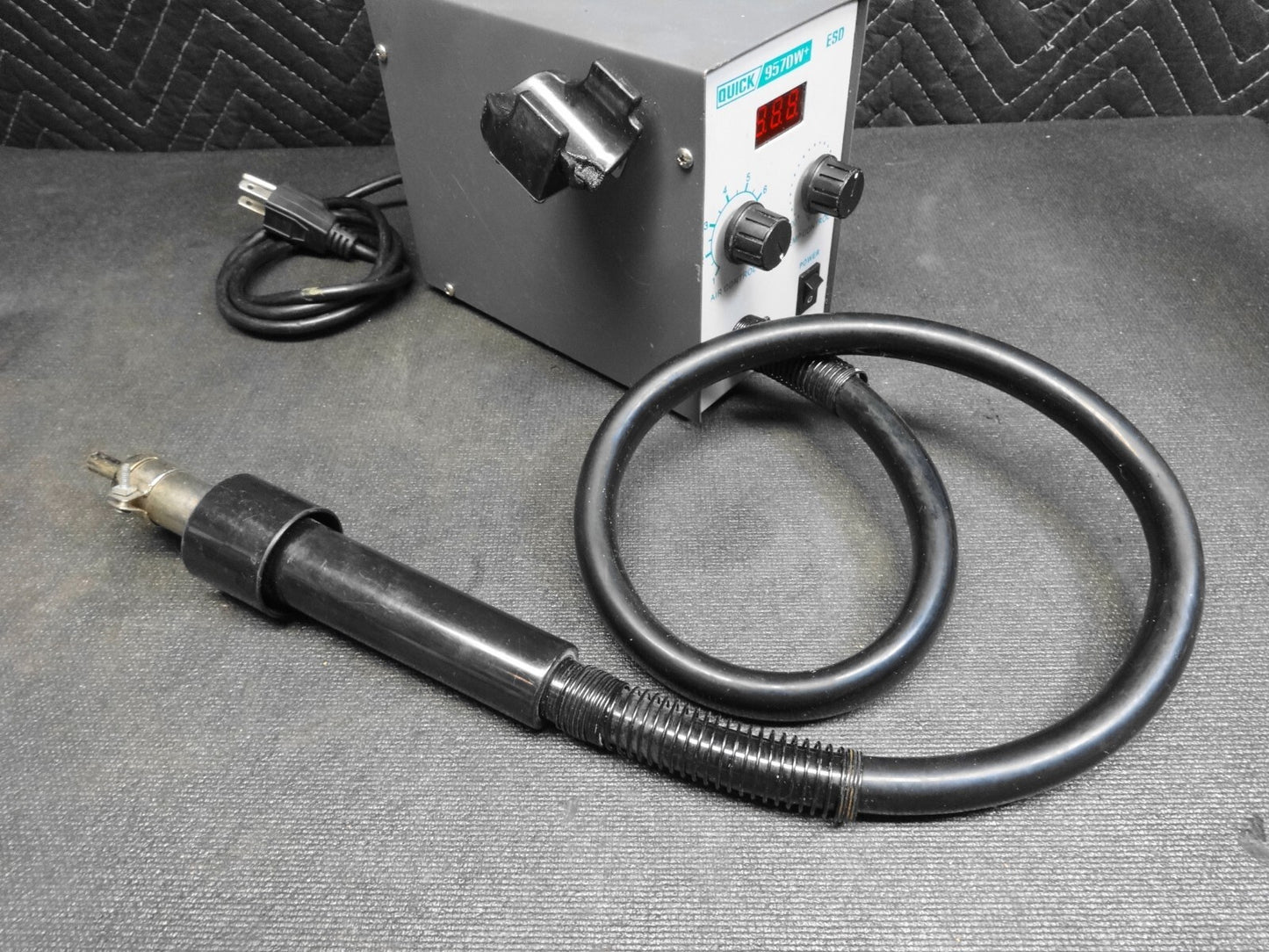 Quick 957DW+ Hot Air Rework Station (580 Watt)