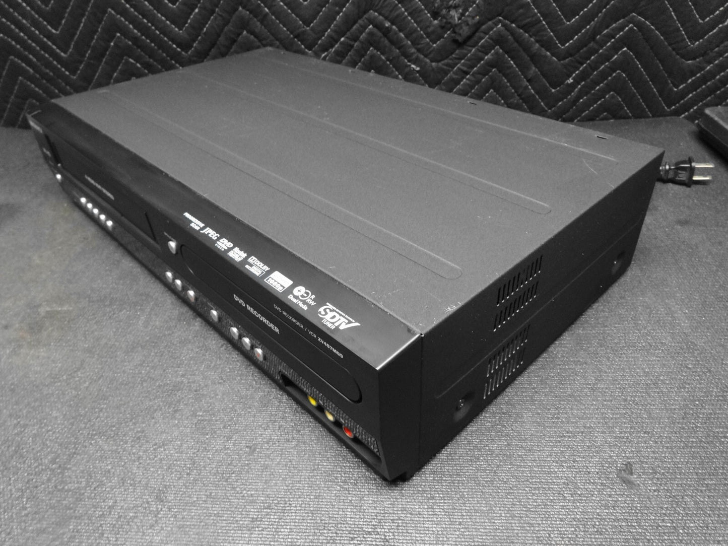 Magnavox ZV427MG9 DVD Recorder / VCR Combo HDMI output, digital tuner, remote