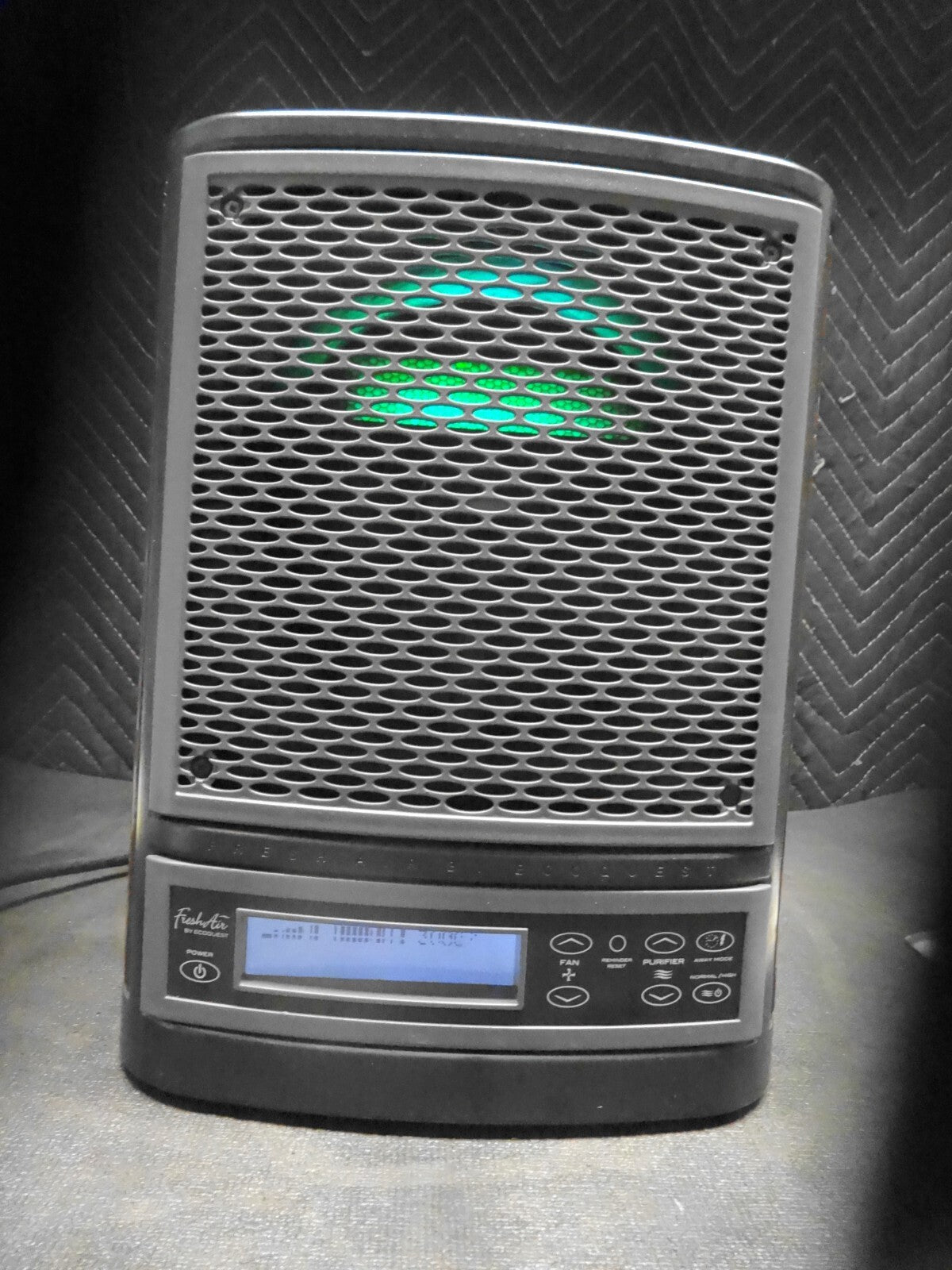 Fresh Air 2.1 by EcoQuest Air Purifier / Ionizer / Sanitizer w/ Remote & Manual