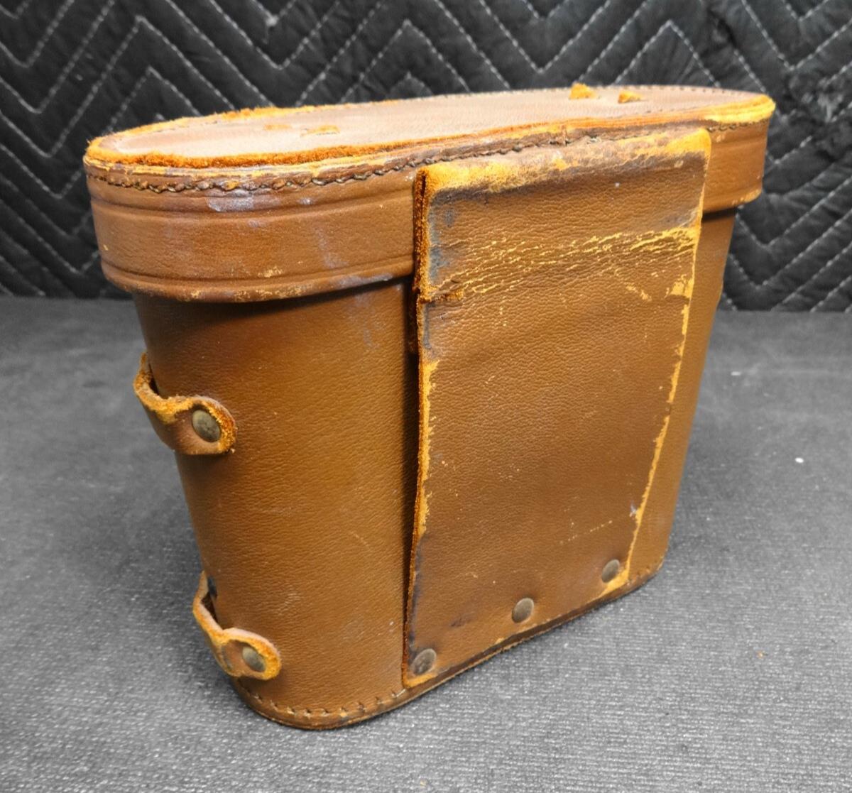 UNIVERSAL CAMERA CORP BINOCULARS M6 6×30 WW2 US ARMY ISSUE 1942 + M17 Case