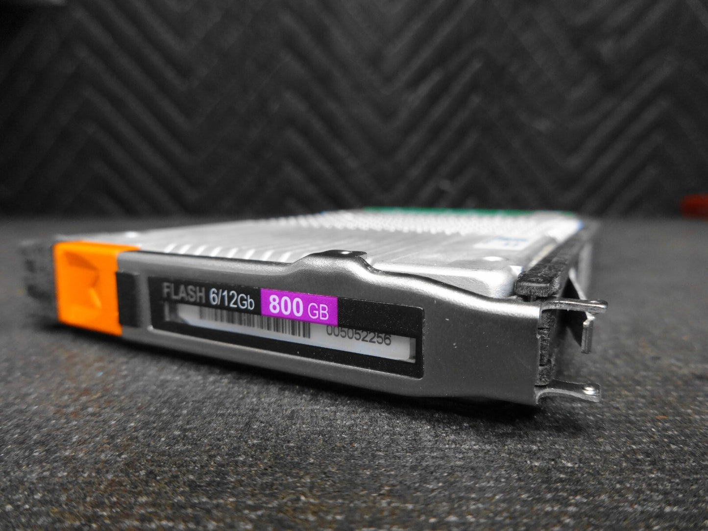 EMC UNITY 300 400 800GB SAS SSD D3-2S12FX-800 005052256 Solid State Hard drive