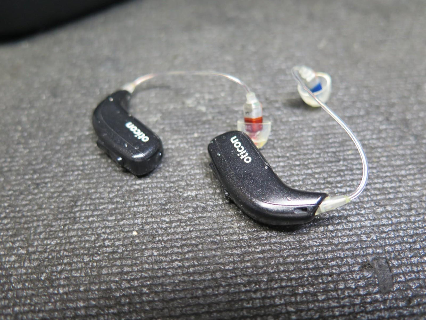 Oticon Real 1 miniRITE R Rechargeable Hearing Aids with Smart Charger - Black