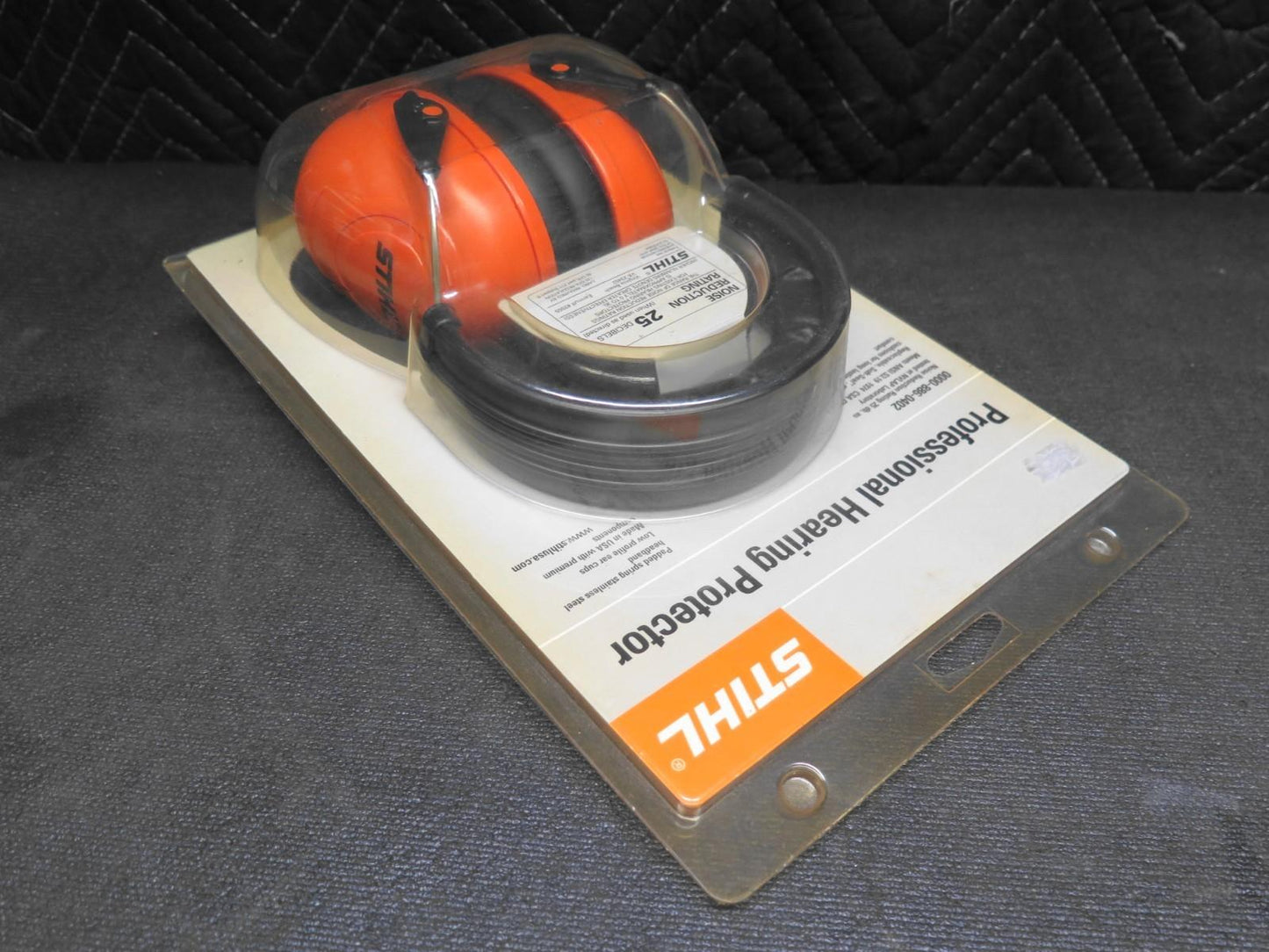 NOS OEM Stihl Professional 25db Hearing Protector/ Earmuffs Part # 0000-886-0402