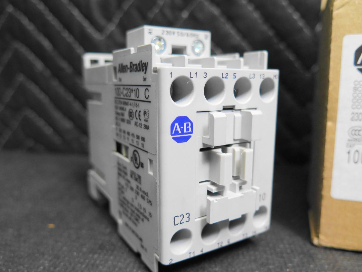 Allen Bradley 100-C23KF10 100-C23*10 100-C23KF10 AC230V Contactor AB