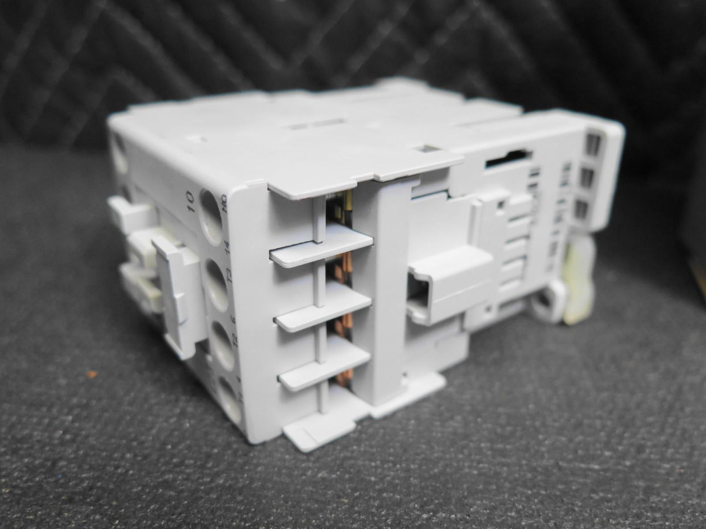 Allen Bradley 100-C23KF10 100-C23*10 100-C23KF10 AC230V Contactor AB