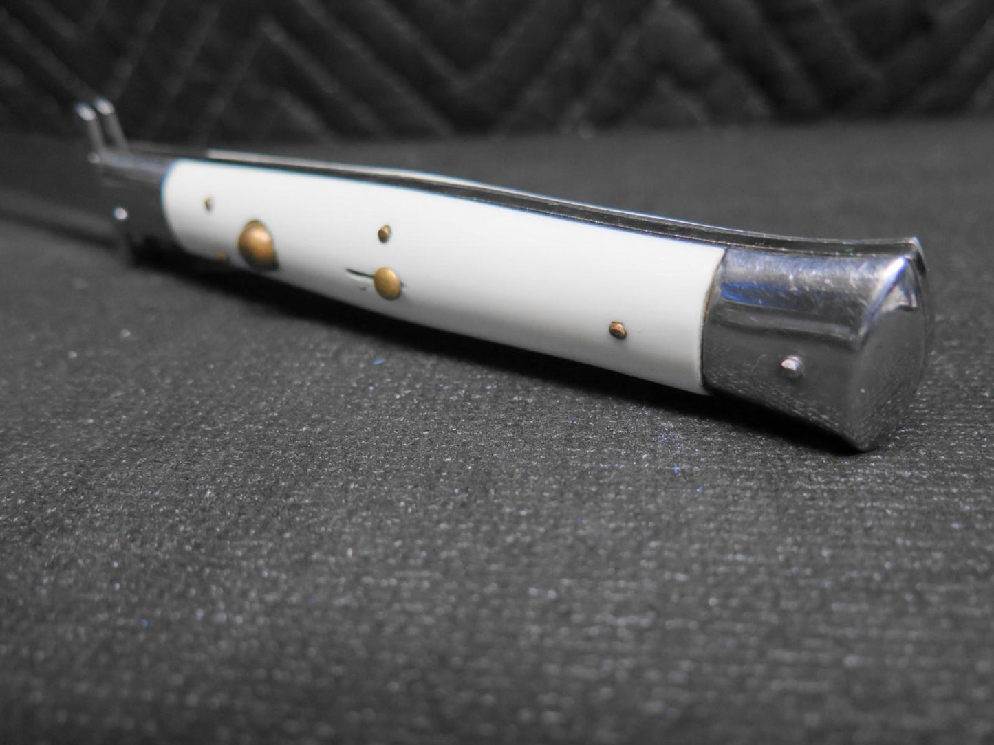 10.5” Rizzuto Estileto Milan Stainless Steel Folding Button Release White 1960