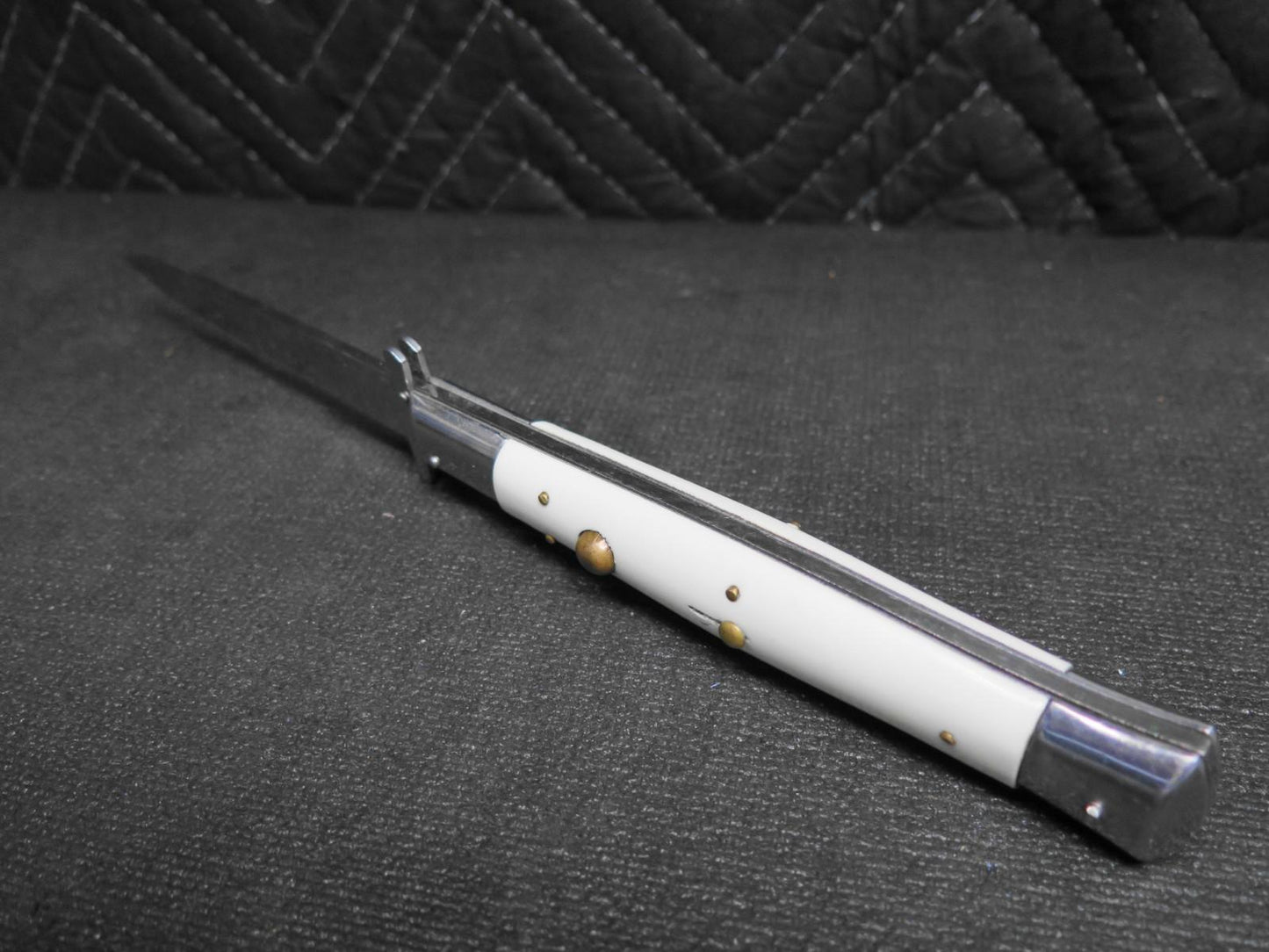 10.5” Rizzuto Estileto Milan Stainless Steel Folding Button Release White 1960